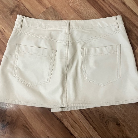 Free People Asymmetric Wynne Vegan Leather Skirt Sz 31 - Picture 2 of 8